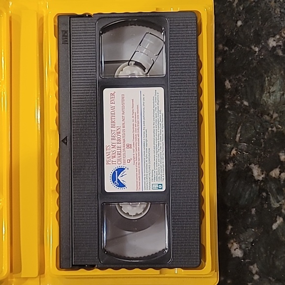 Peanuts Classics Charlie Brown VHS Set - Picture 5 of 9